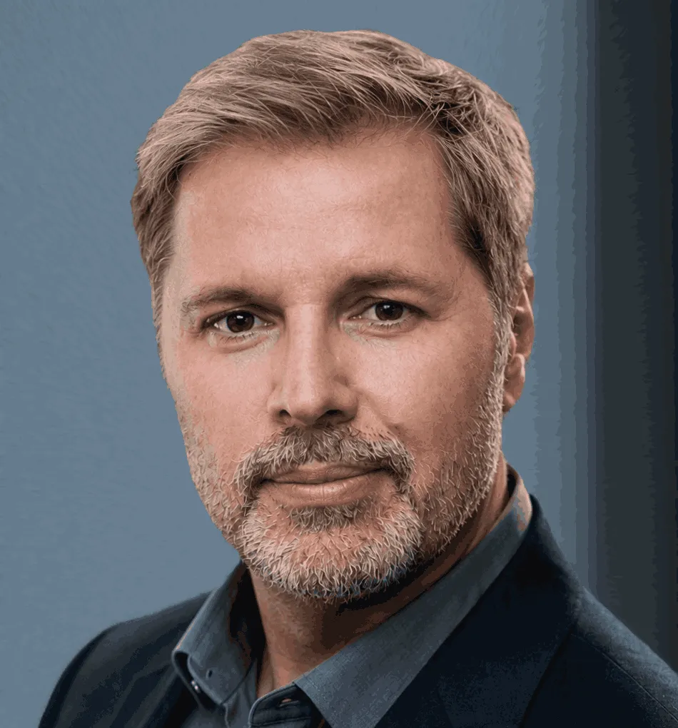 CHRIS SWALMIUS-DATO